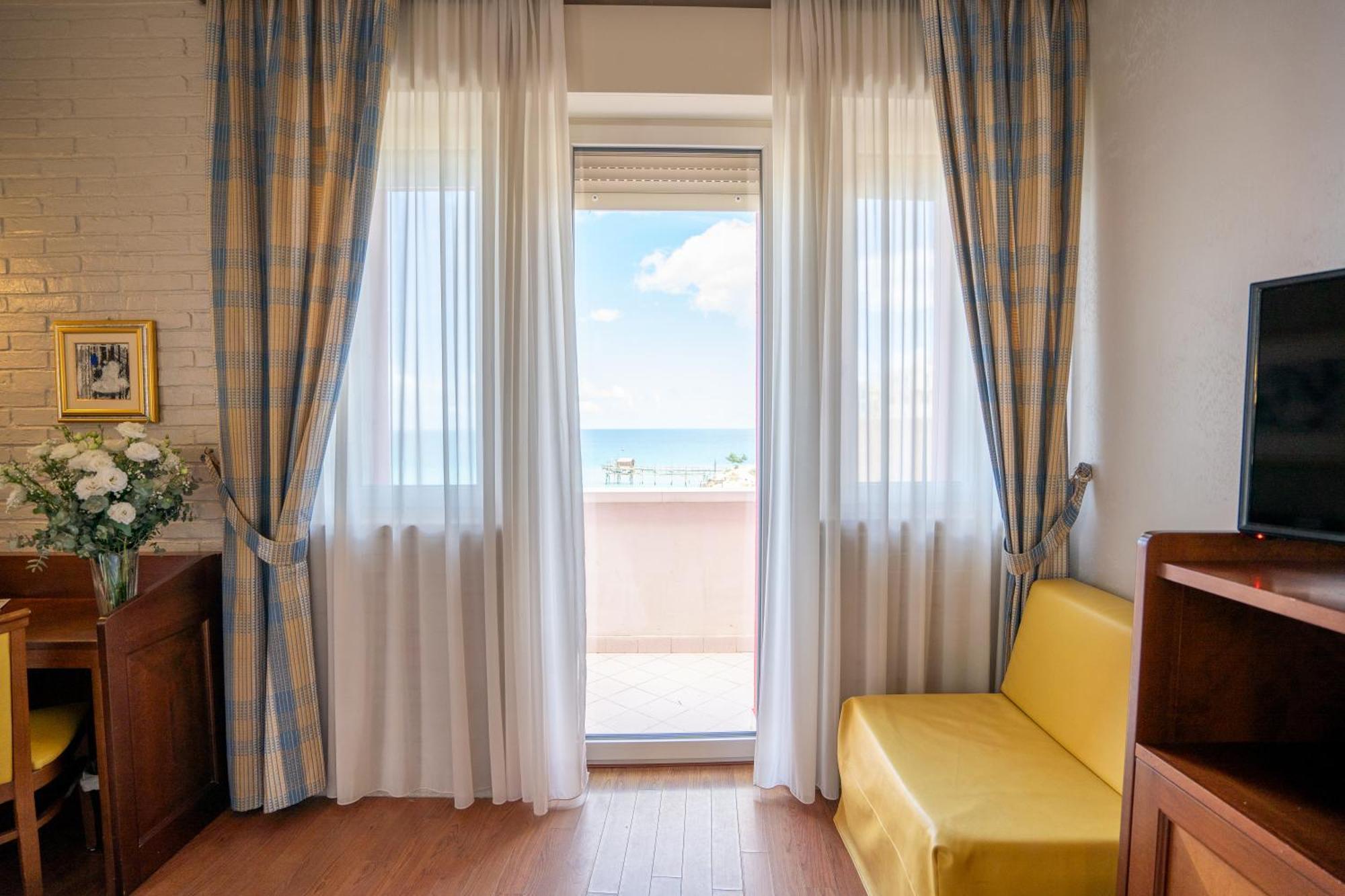 טרמולי Art Hotel Santa Lucia מראה חיצוני תמונה