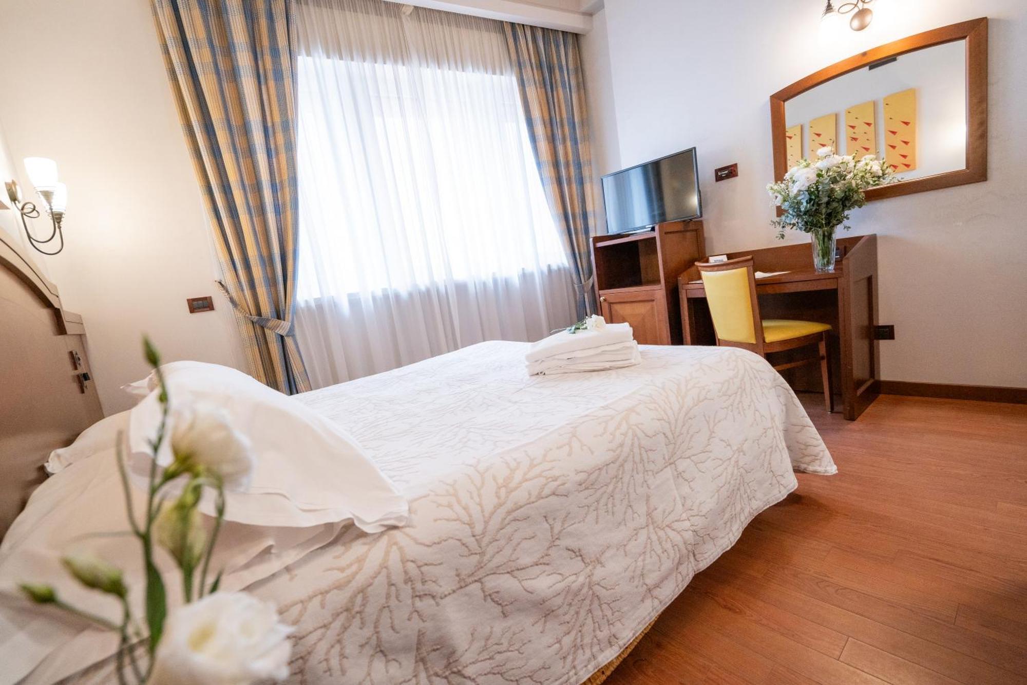 טרמולי Art Hotel Santa Lucia מראה חיצוני תמונה