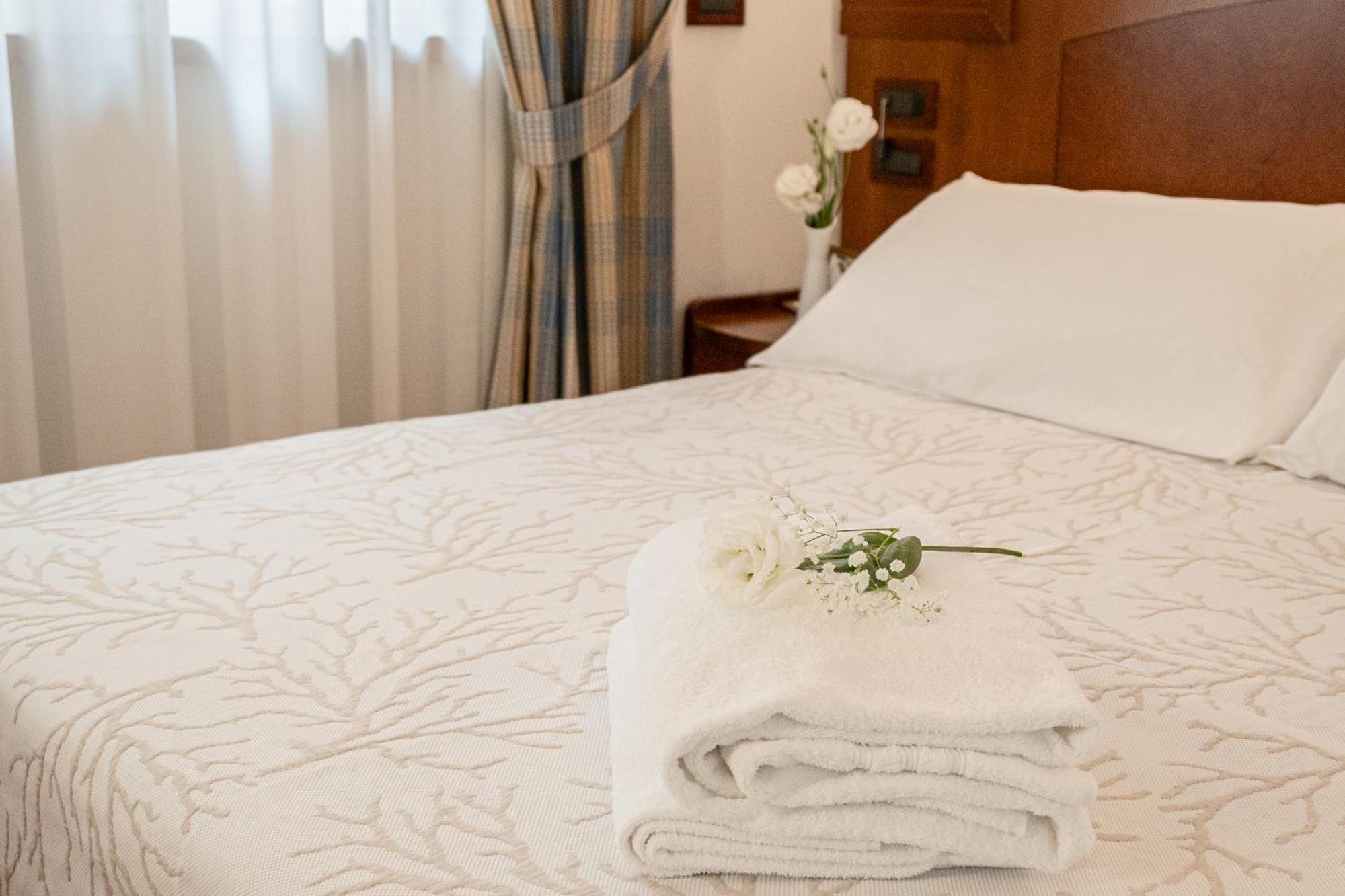 טרמולי Art Hotel Santa Lucia מראה חיצוני תמונה