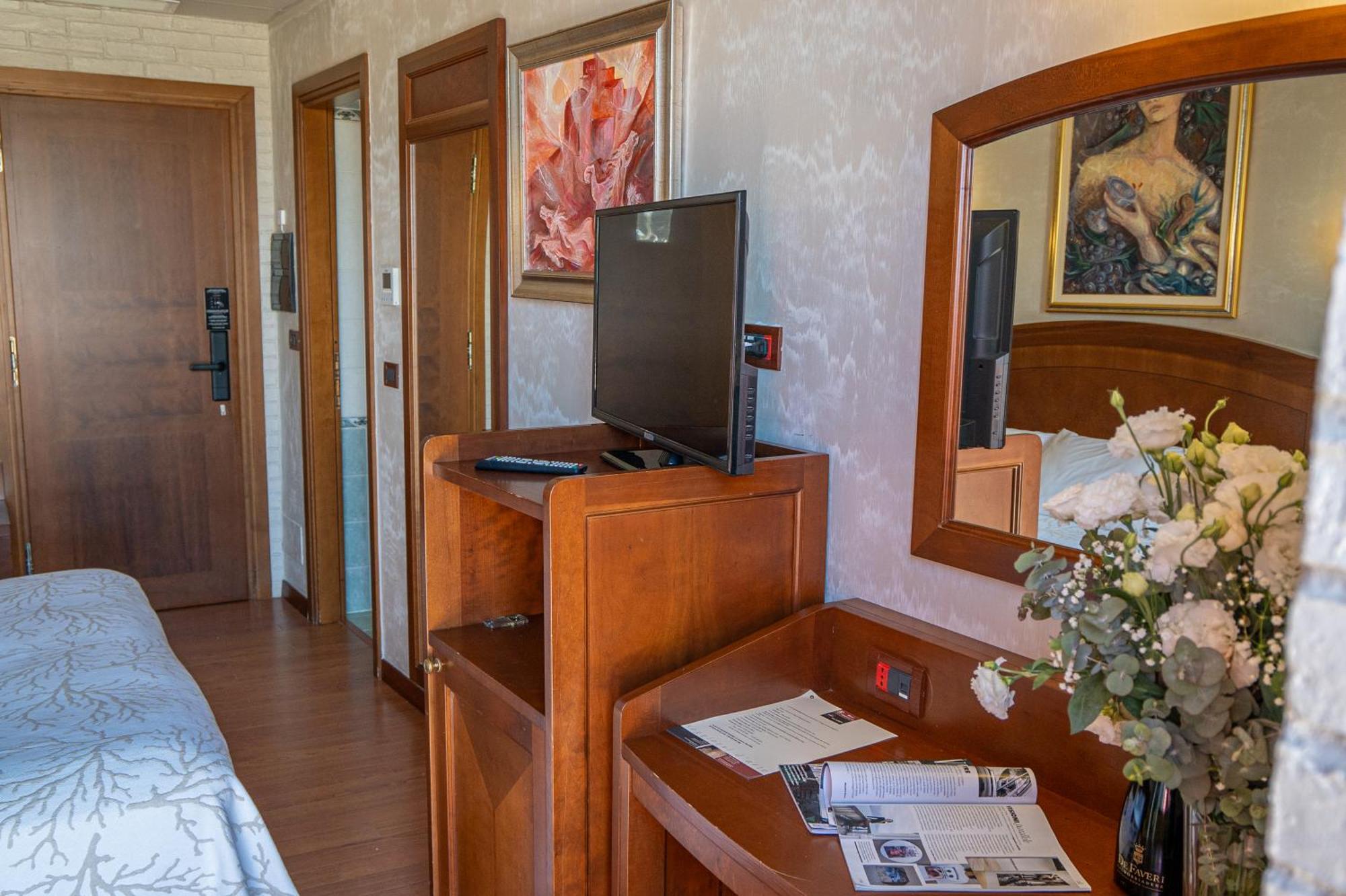טרמולי Art Hotel Santa Lucia מראה חיצוני תמונה