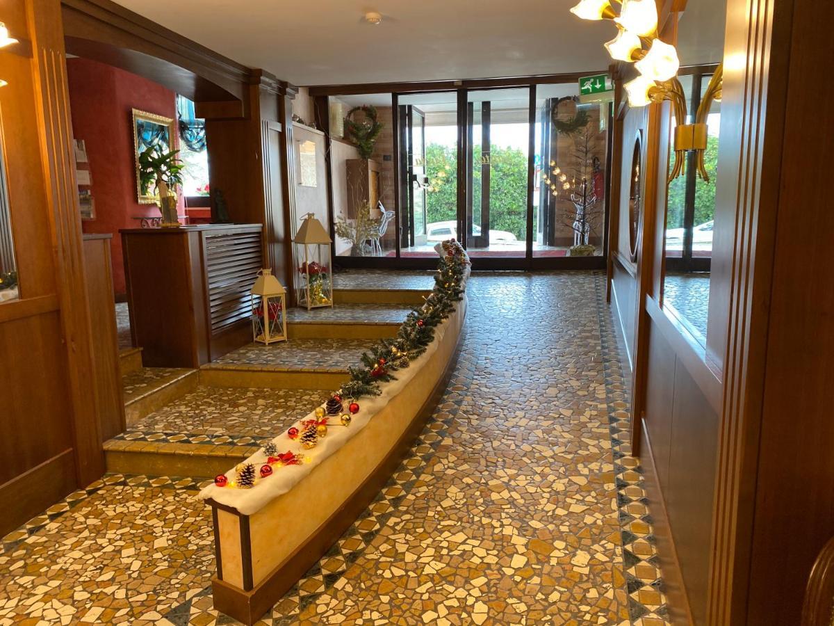 טרמולי Hotel Santa Lucia מראה חיצוני תמונה